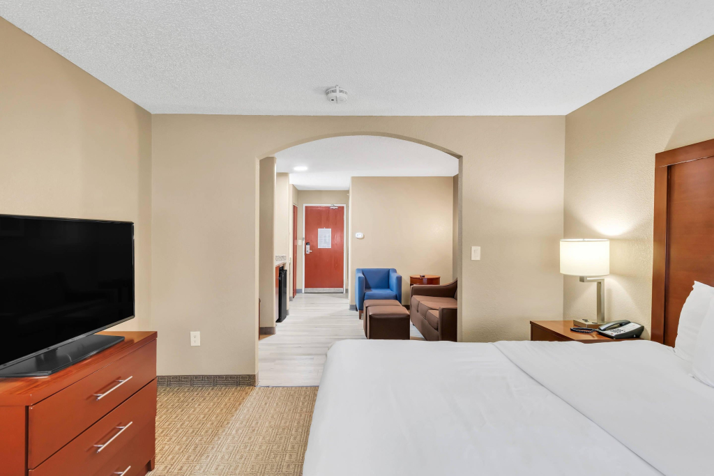 Comfort Suites Lakewood - Denver