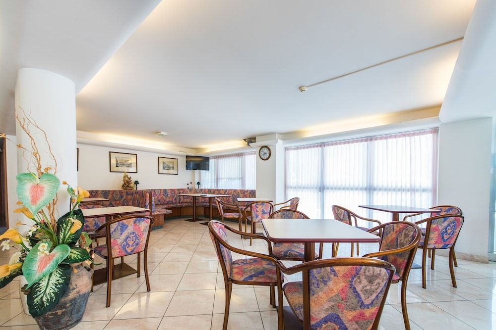 Hotel Seven