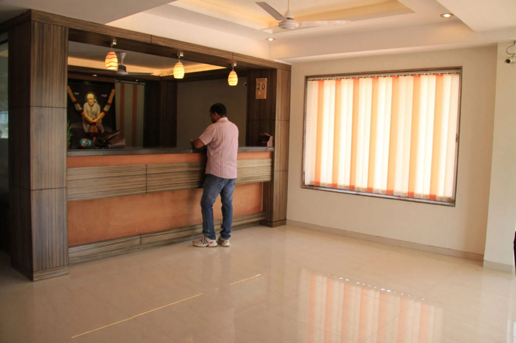 Hotel Sai Gurusthan