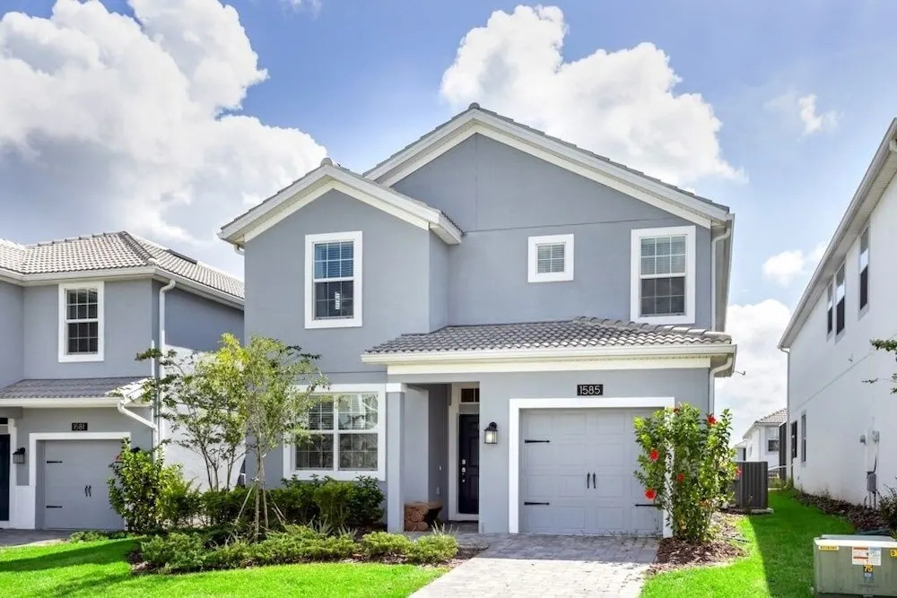 1585tempo 5 Bedroom Home by RedAwning