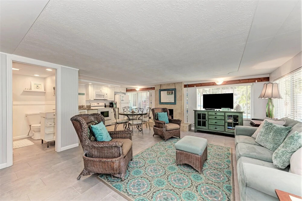 New Rental The Haven Unit 1 Heated Pool 1 Bedroom Home by Redawning