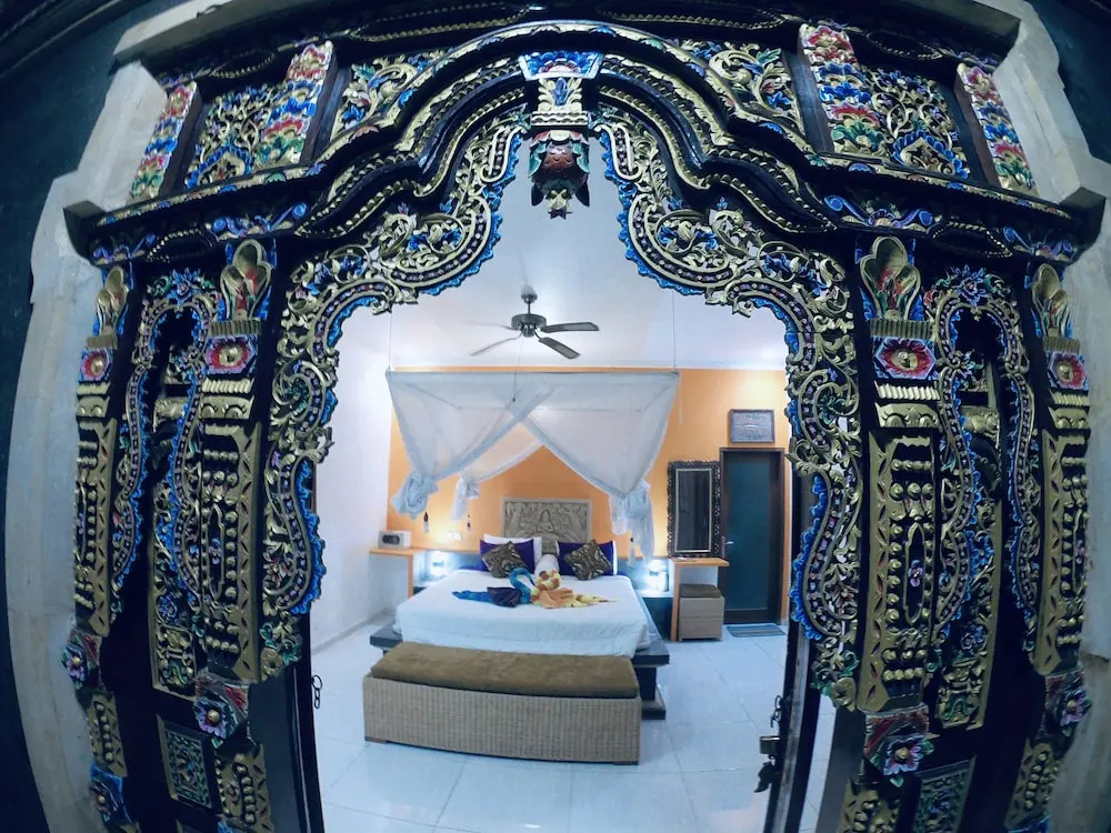 Amed Romance House