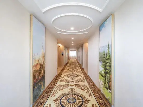 Vienna International Hotel (Xinyang High Speed Rail East Station Branch)