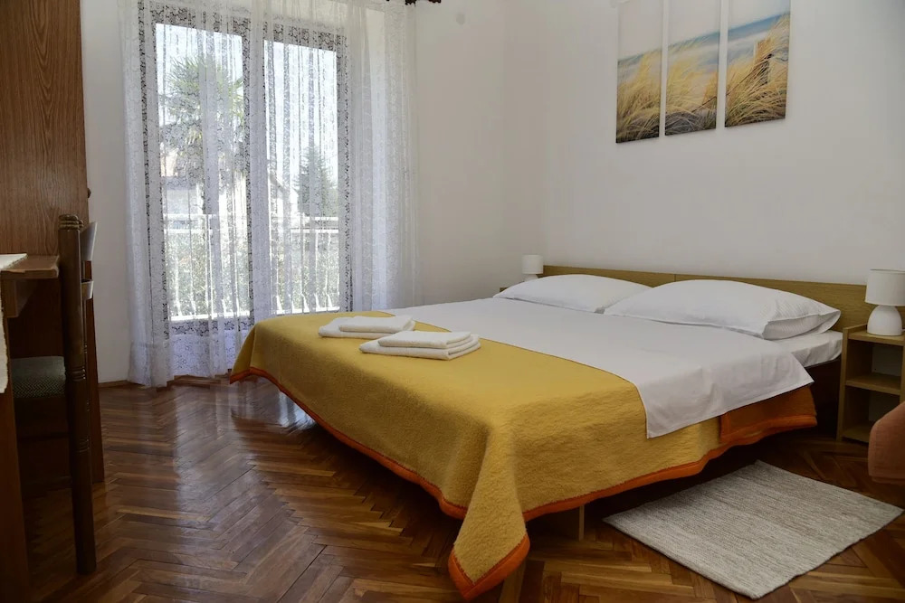 Apartments Maestral