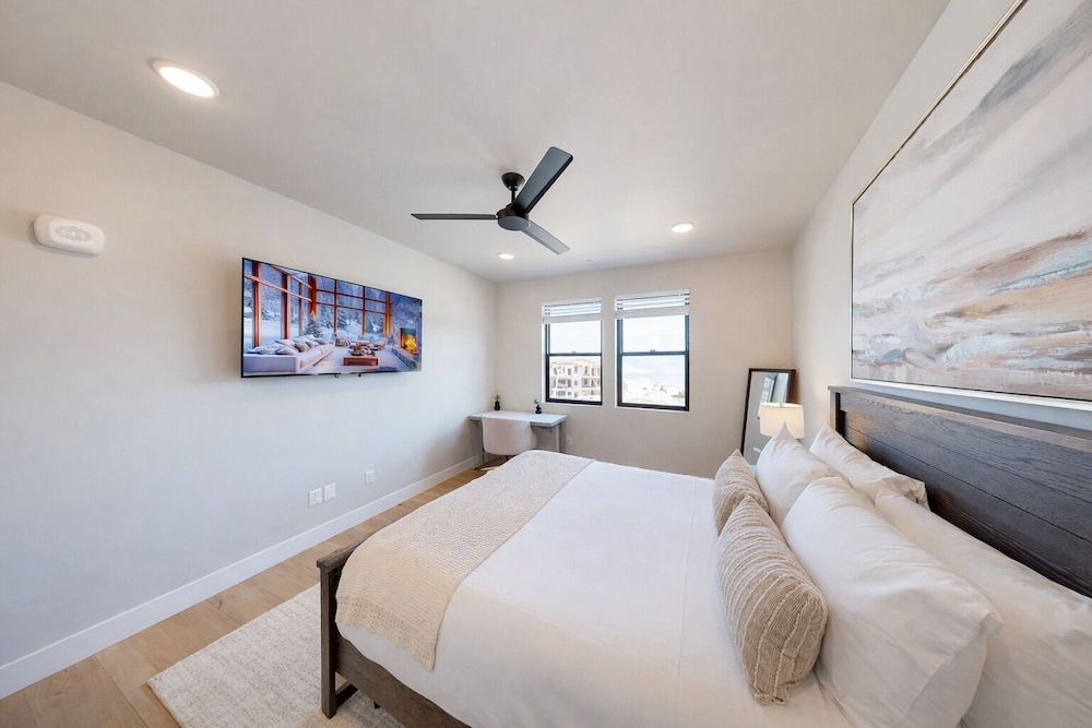 Pet Friendly! Winston's Lodge At Helling 203 3 Bedroom Condo