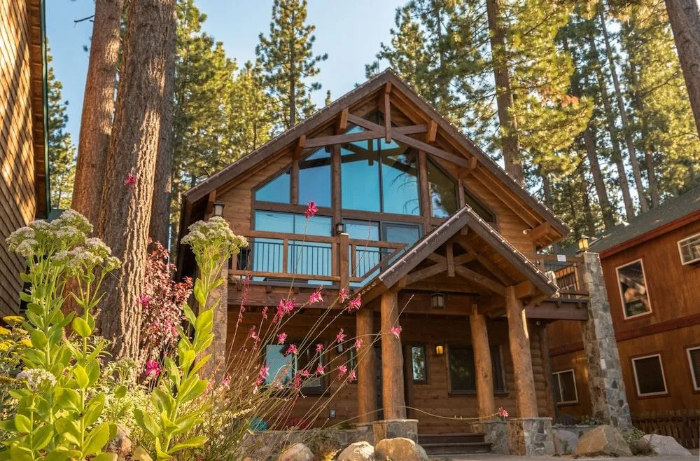 5BR 4BA Lake Tahoe Luxury Vacation Rental by RedAwning