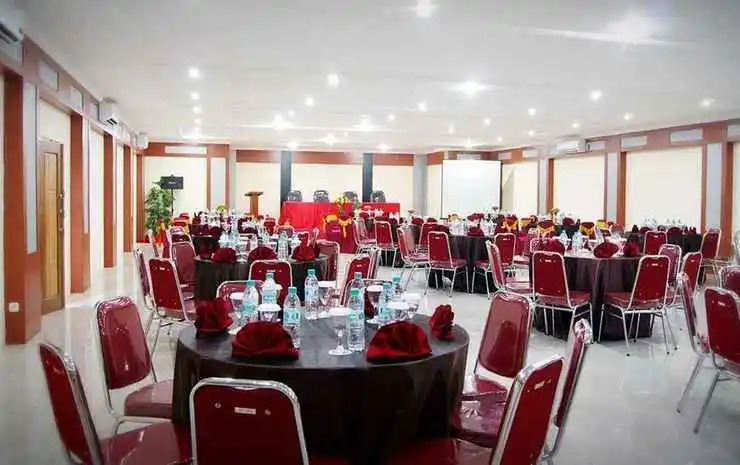 Grand Pangeran Khar Hotel
