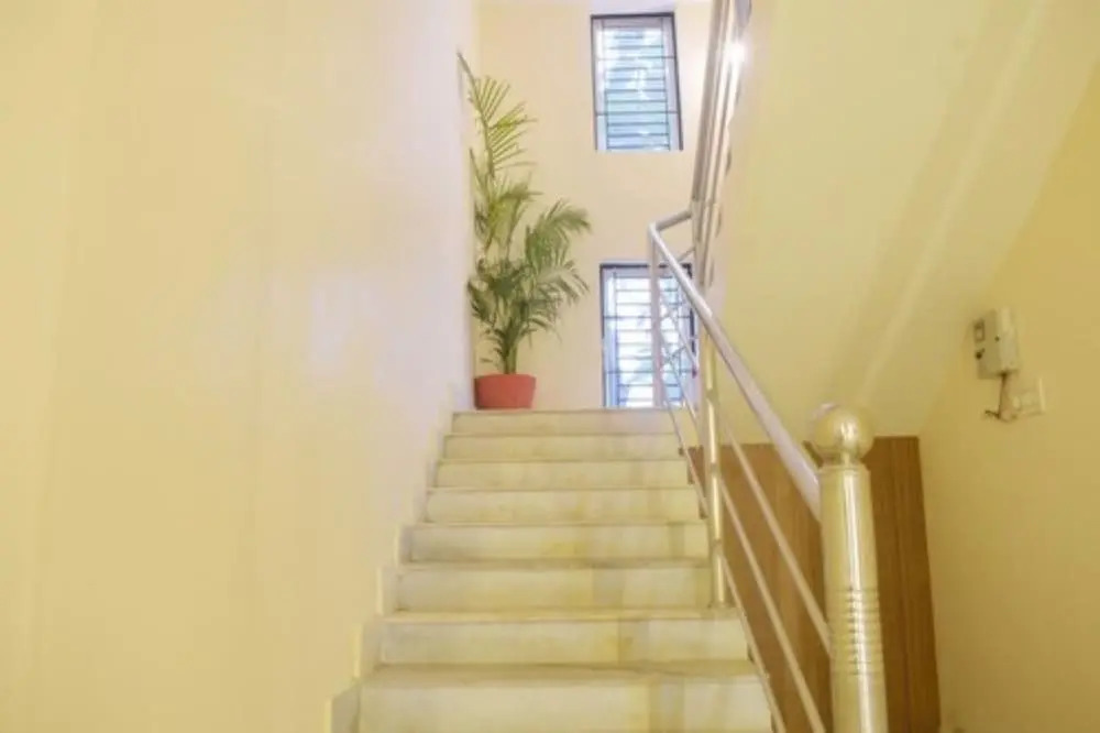 Goroomgo Luxury Star Inn Sum Hospital Bhubaneswar