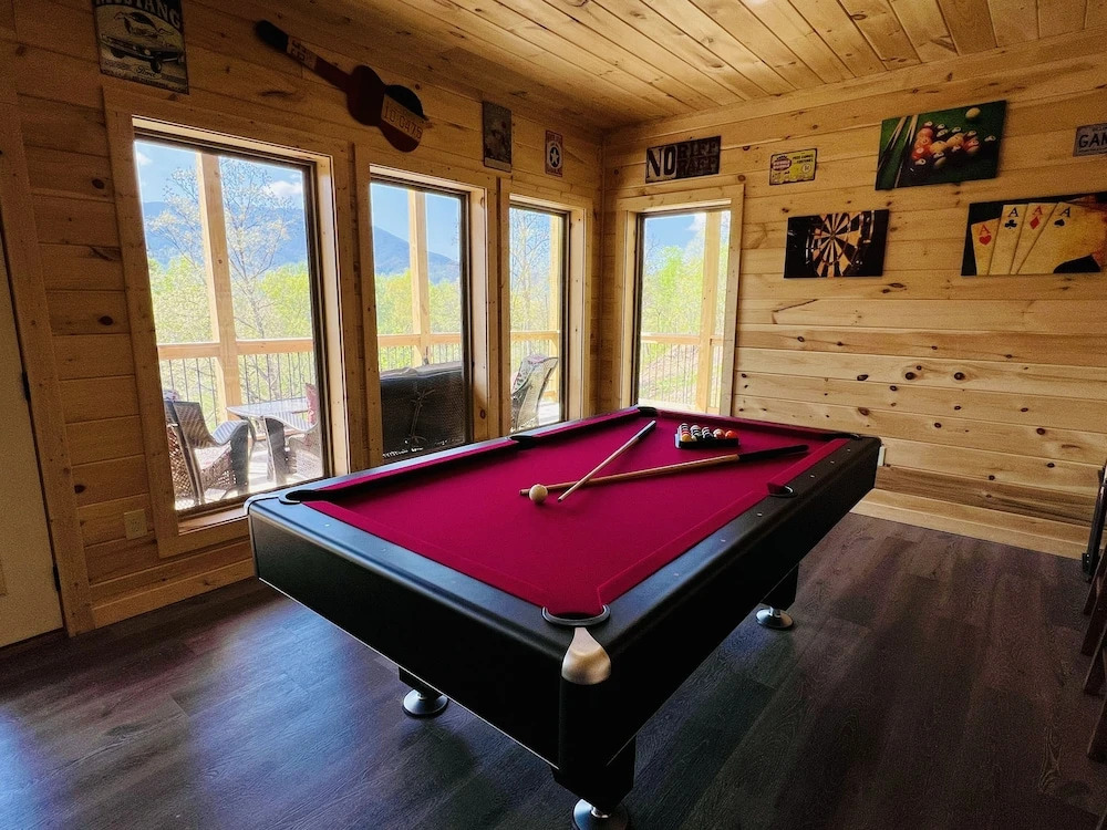 A Tyme To Chill 2 Bedroom Cabin by RedAwning
