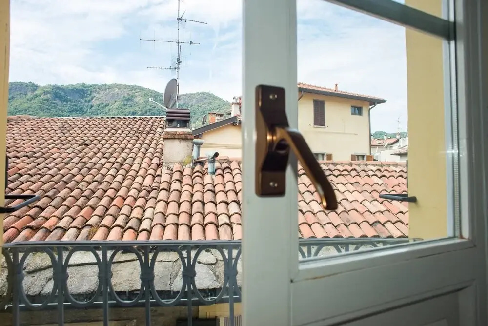 Lake Holiday Como by Rent All Como