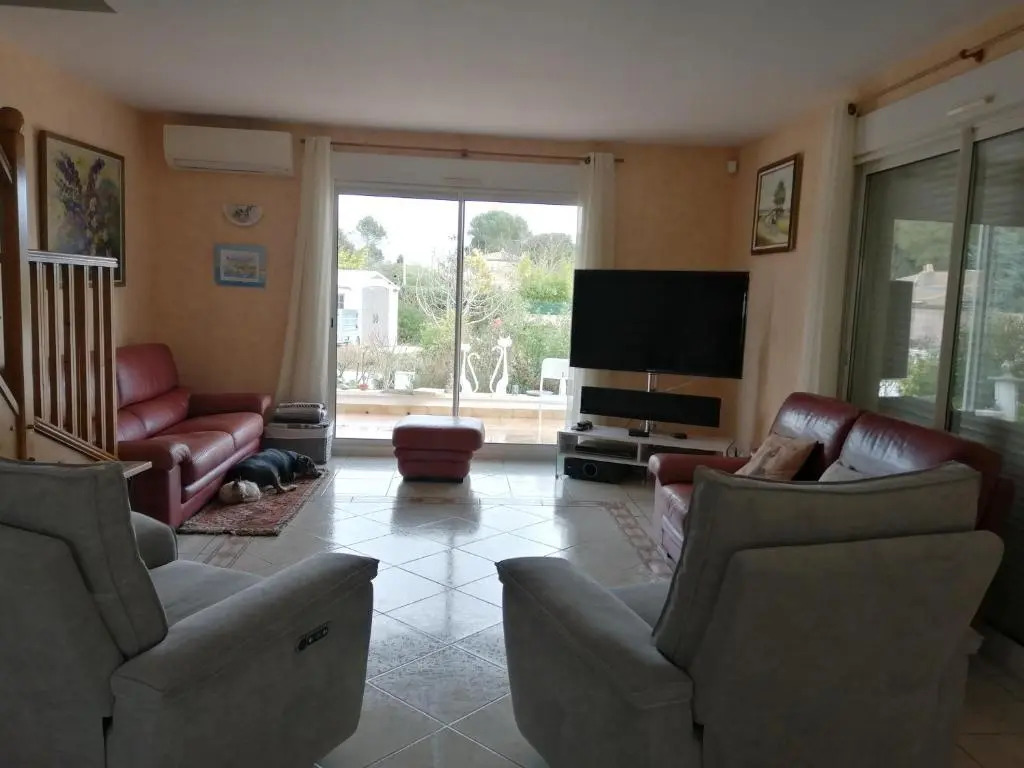 BELLE VILLA, 5 CHAMBRES à 5 min, en voiture, de CARCASSONNE