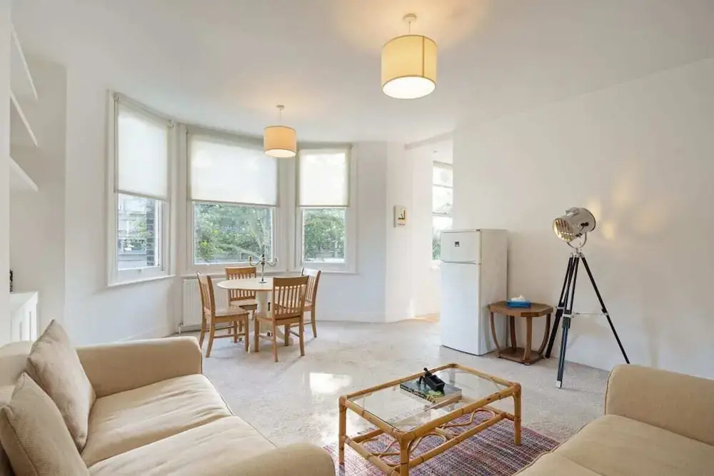 Spacious 2 Bed Apt nr Deptford, 6mins to Train st