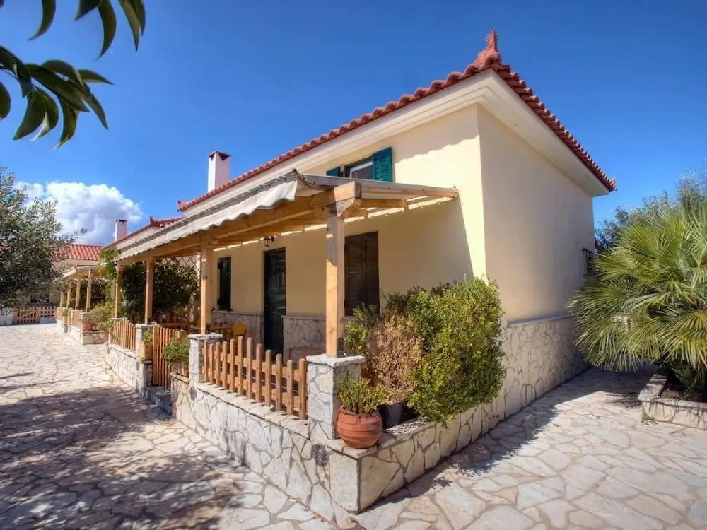 FOUFAS HOUSES