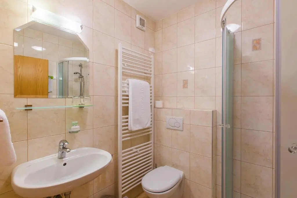 Török rooms, bistro & wellness