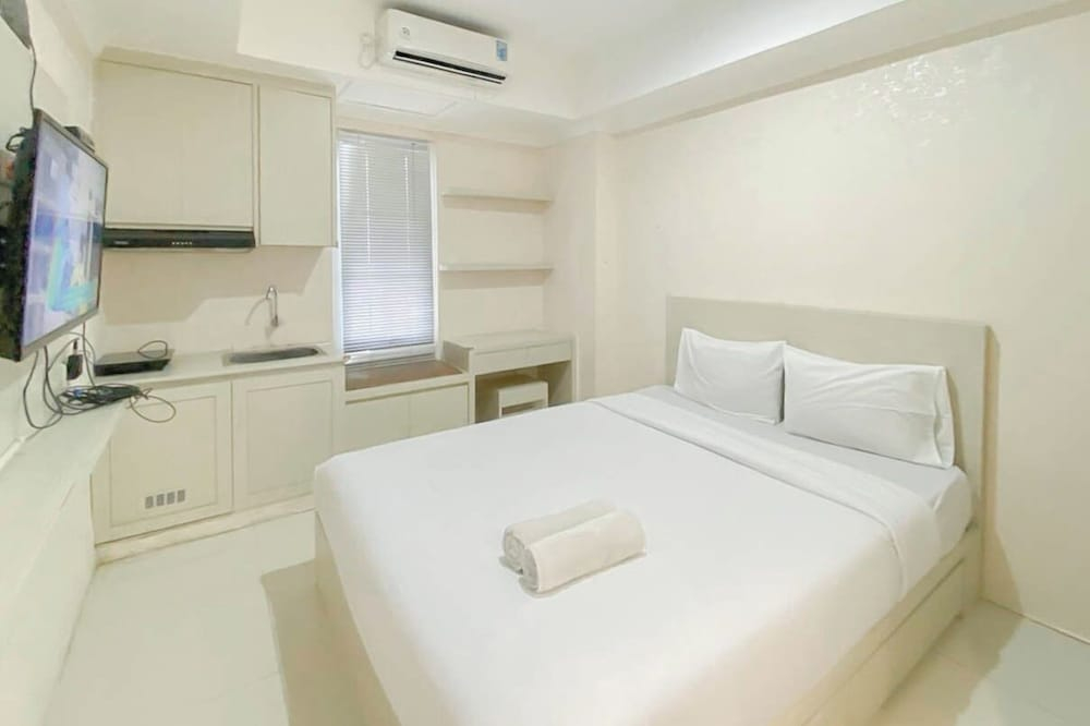 Minimalist Style Studio Near Undip At Paltrow City Apartment