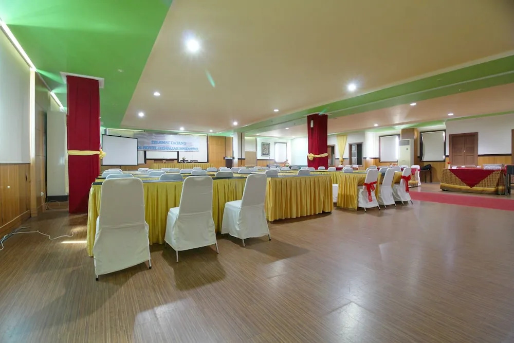 马卡萨艾里帕那库康大道1号酒店(Airy Panakkukang Boulevard 1 Makassar)