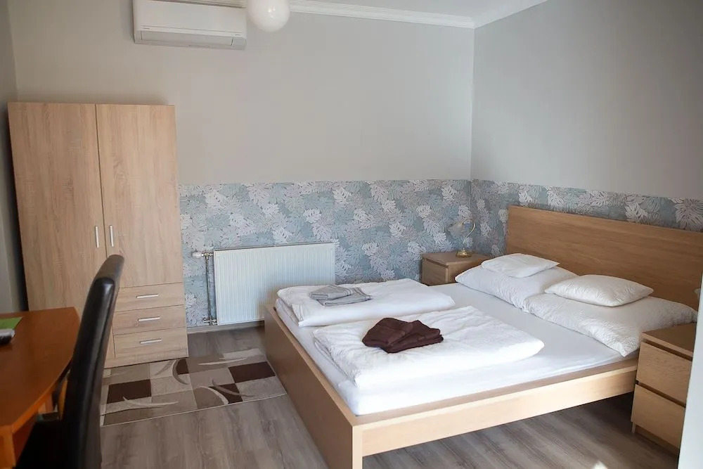 Hunyadi Panzió- Apartmanház