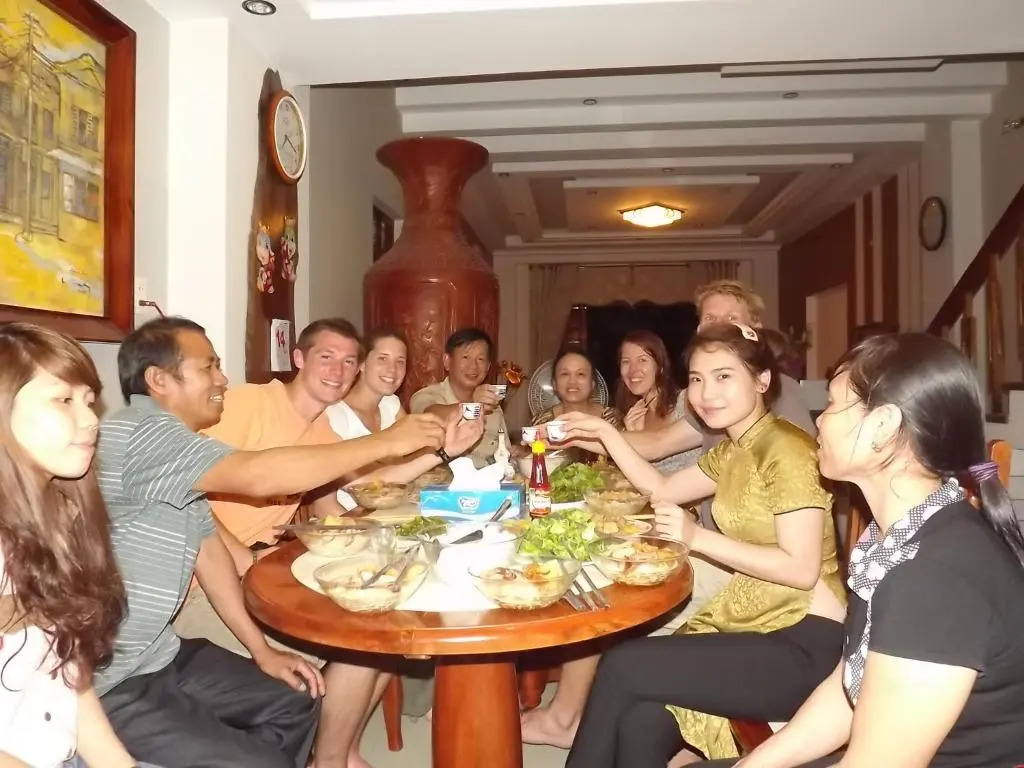 Hoang Thu Hostel
