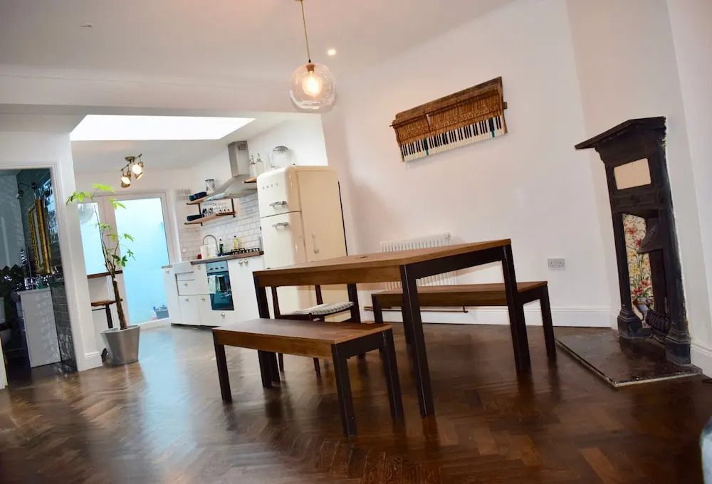 Renovated 2 Bedroom Home in The Liberties
