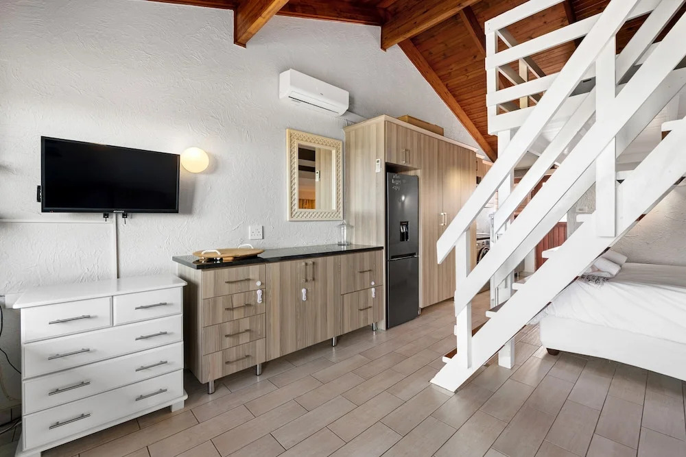 San Lameer Villa 2523 - Bachelor Studio - 2 pax - San Lameer Rental Agency
