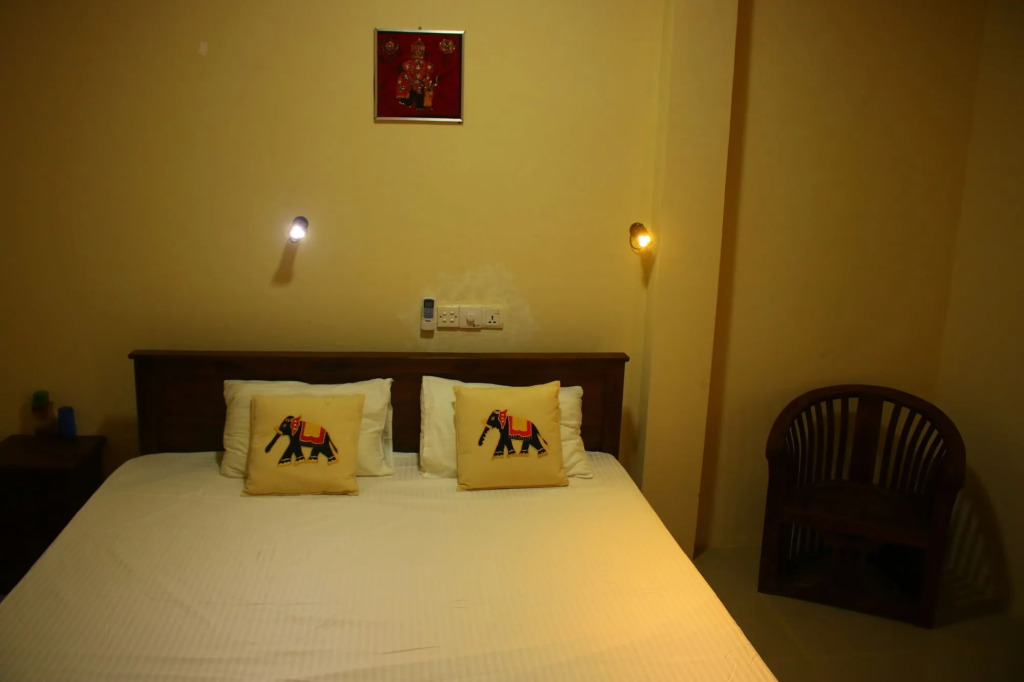 Under Water Safaris and Resort