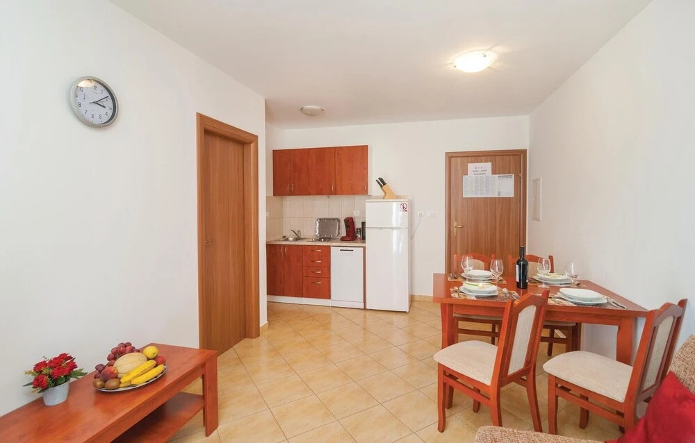 Nice Apartment in Supetar With 1 Bedrooms and Wifi