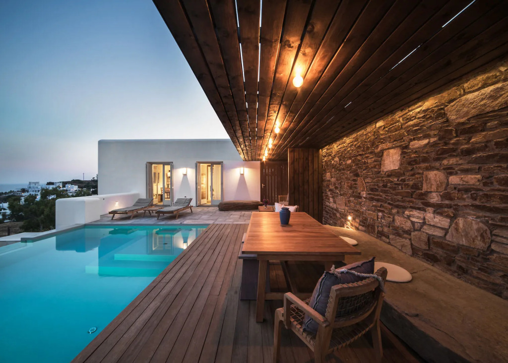 Hide Out Suites