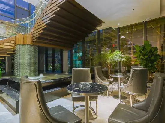 Yijia Hotel