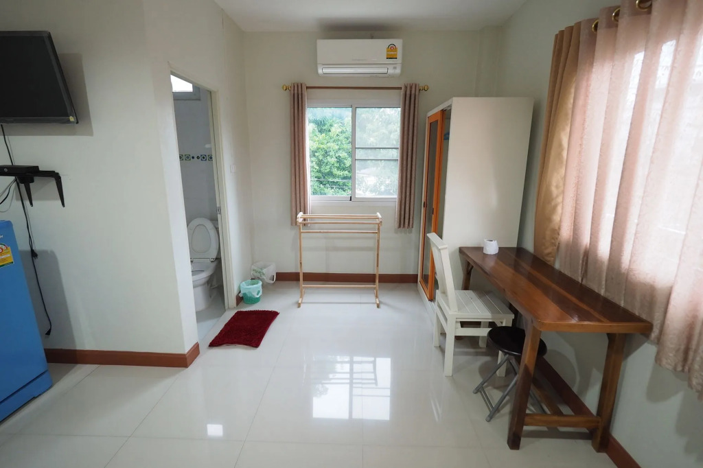 Sorn Waree Home place