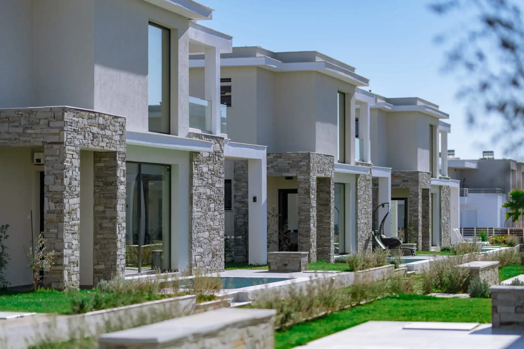 Thalassa Complex