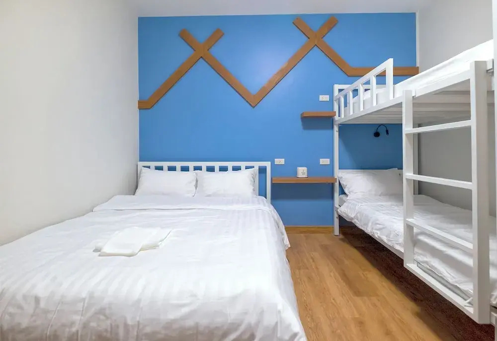 BED Friends Poshtel