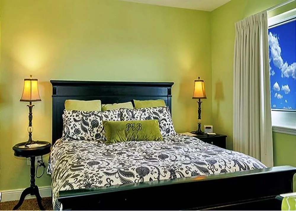 Emerald Beach 2332 579518 by RedAwning