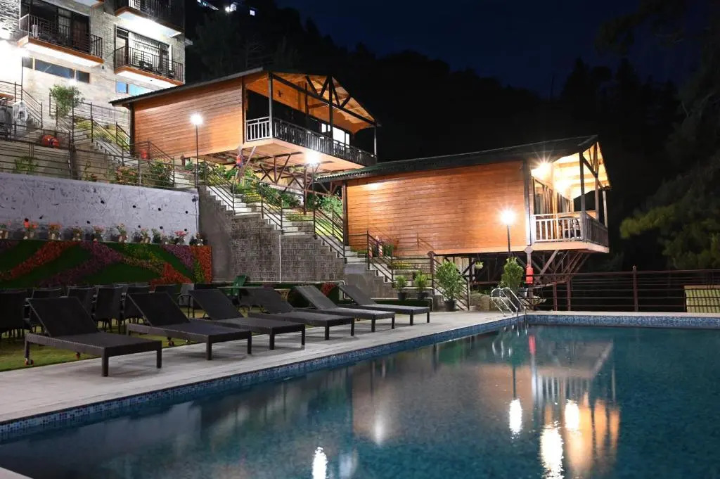 Justa Cliffend Resort & Spa, Mashobra