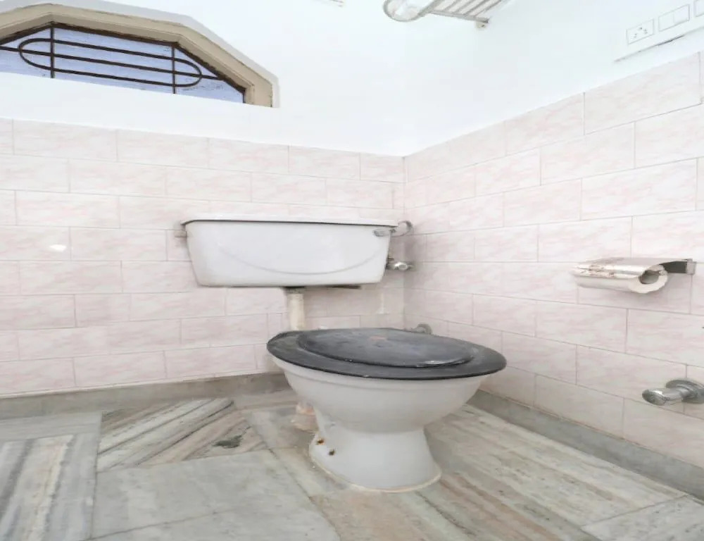 Hotel Amrit By OYO Rooms