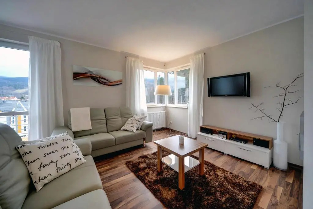 Stonowane i Eleganckie Apartamenty Sun Seasons 24 w Świeradowie Zdroju by Noclegi Renters