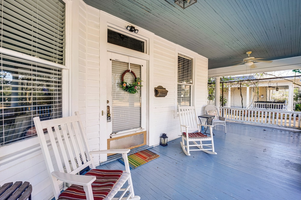 Explore Jackson! Historic Belhaven Home w/ Porch