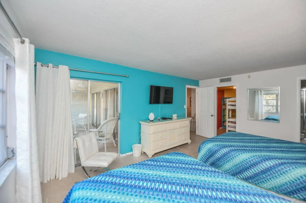 Palm Bay Club By Beachside Management