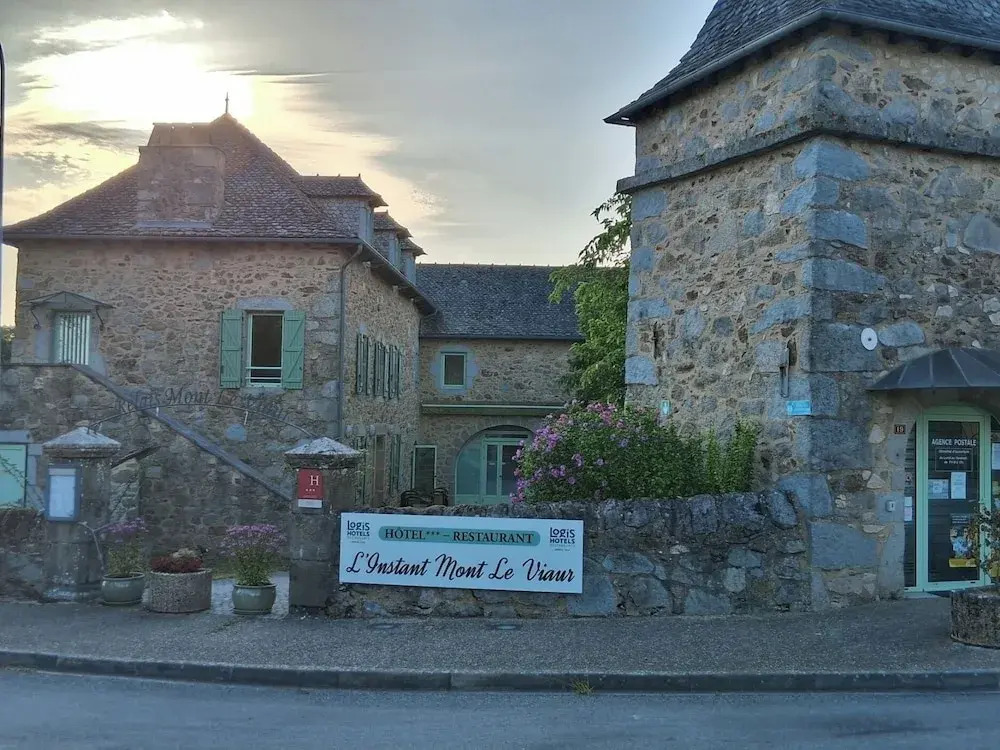 Logis hôtel linstant Mont le Viaur