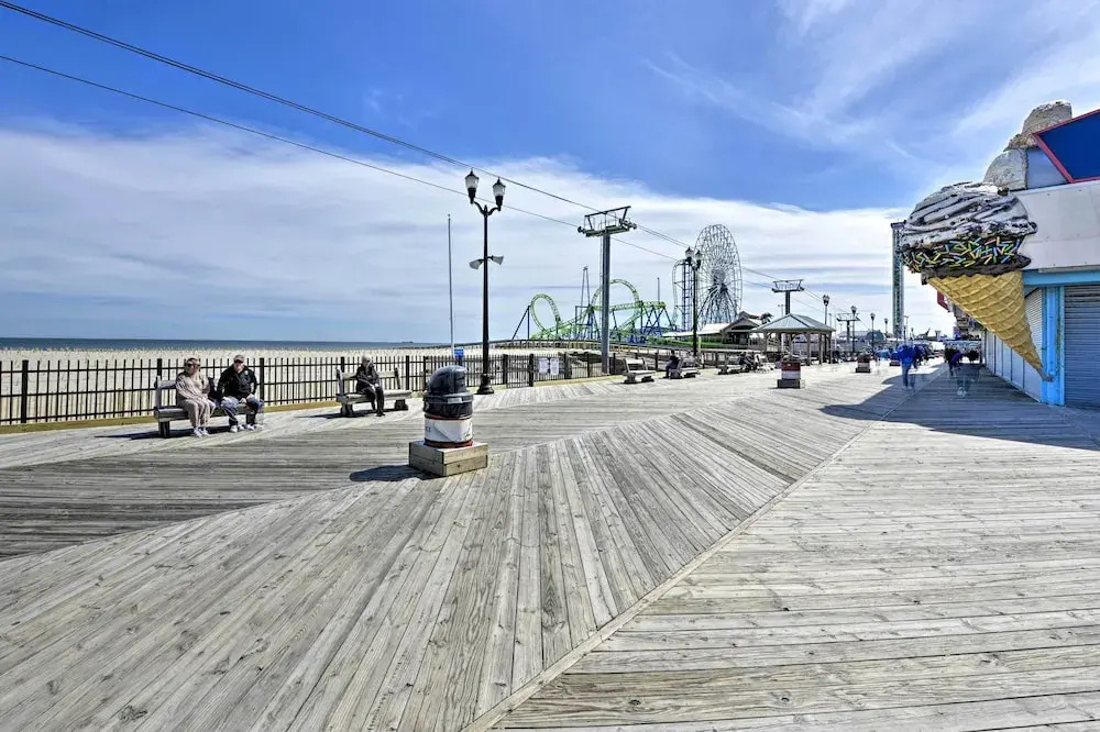 Seaside Heights Condo w/ Deck: Walk to Boardwalk!