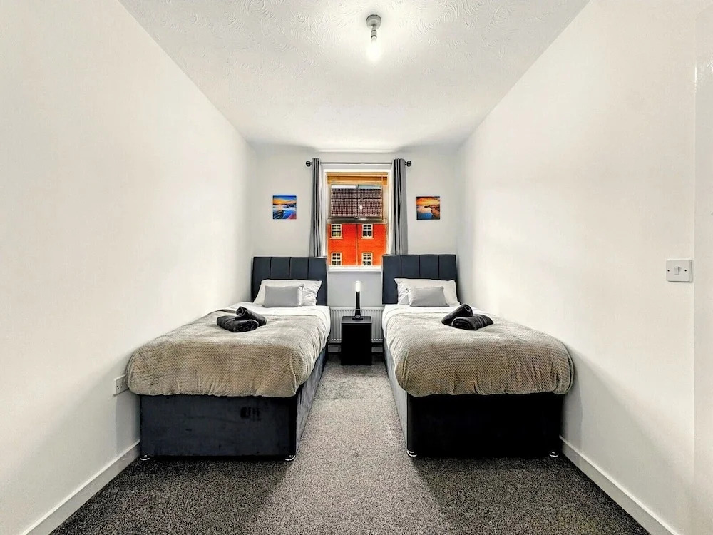 Oakwood House 6 Bed 11 Sleeps Garden-free Parking