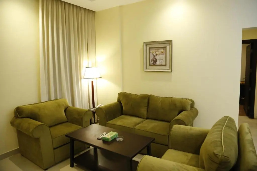 Flora Hotel Suite 2