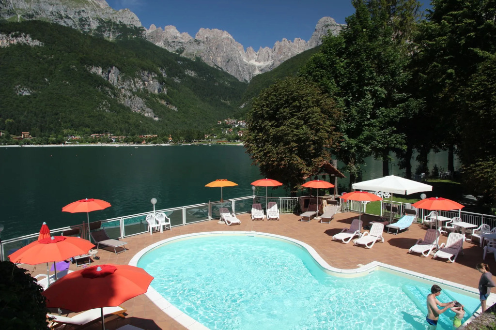 Lago Park Hotel