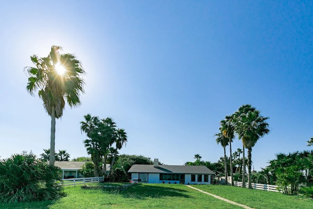 Private Beach Direct Water Views 4BR by RedAwning