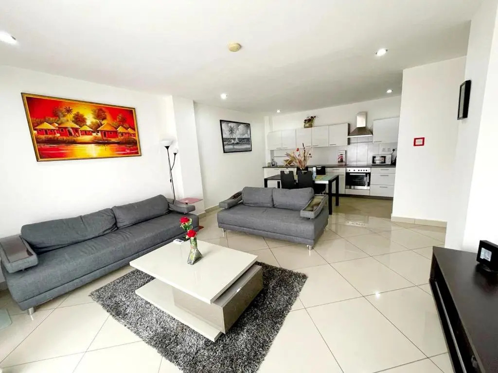 Fully Serviced Furnished 2 Bedroom Apartment