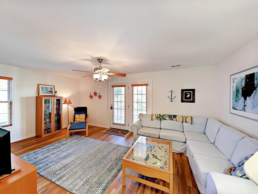 327 S Willow Drive Home 3 Bedrooms 3 Bathrooms Home