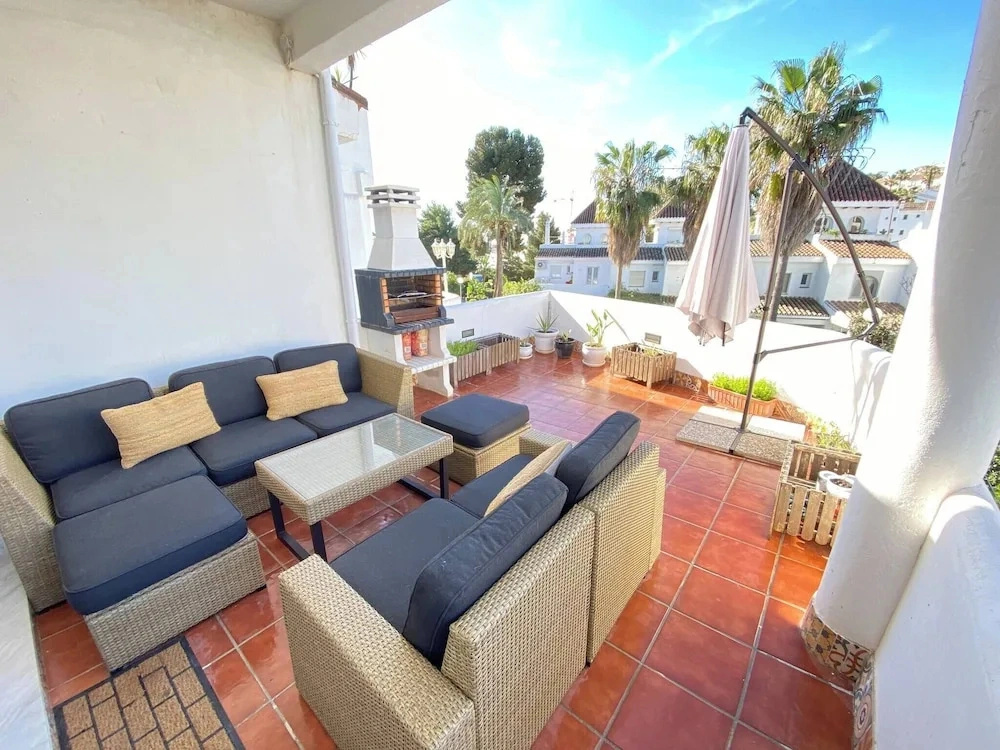 Modern Townhouse 7min Walk Beach and 15 to Duquesa