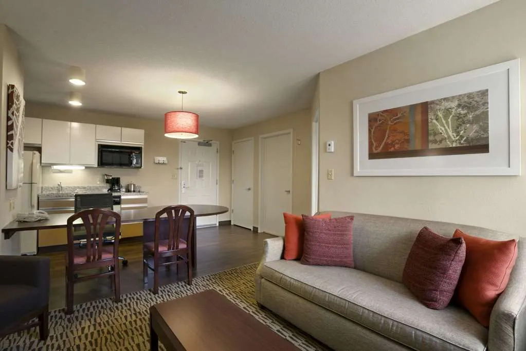 Hawthorn Suites by Wyndham Chicago Schaumburg