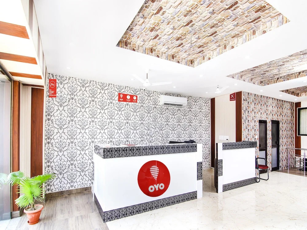 OYO 13314 Grand Almada Inn
