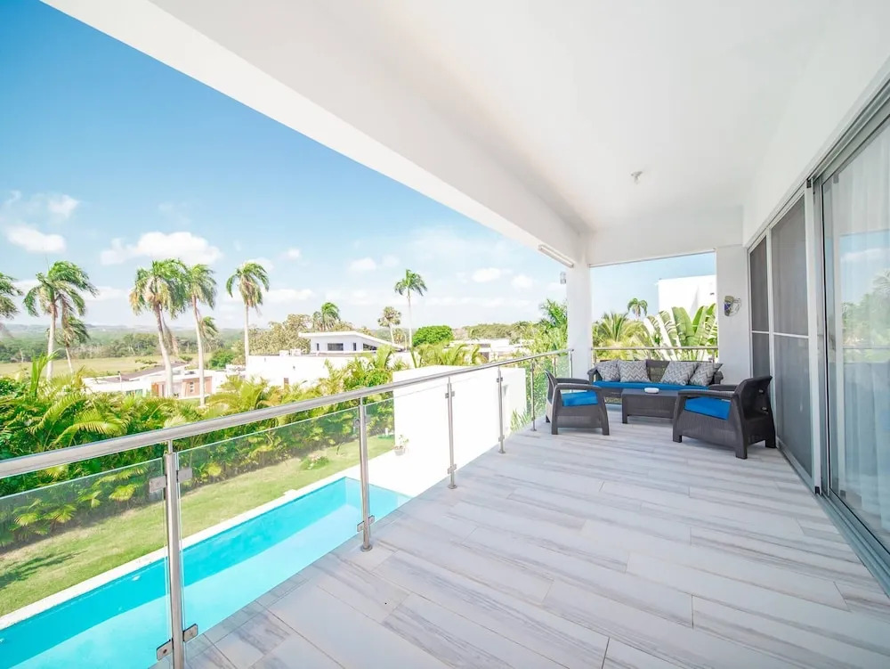 Amazing 2br Villa Near Surfing Beaches