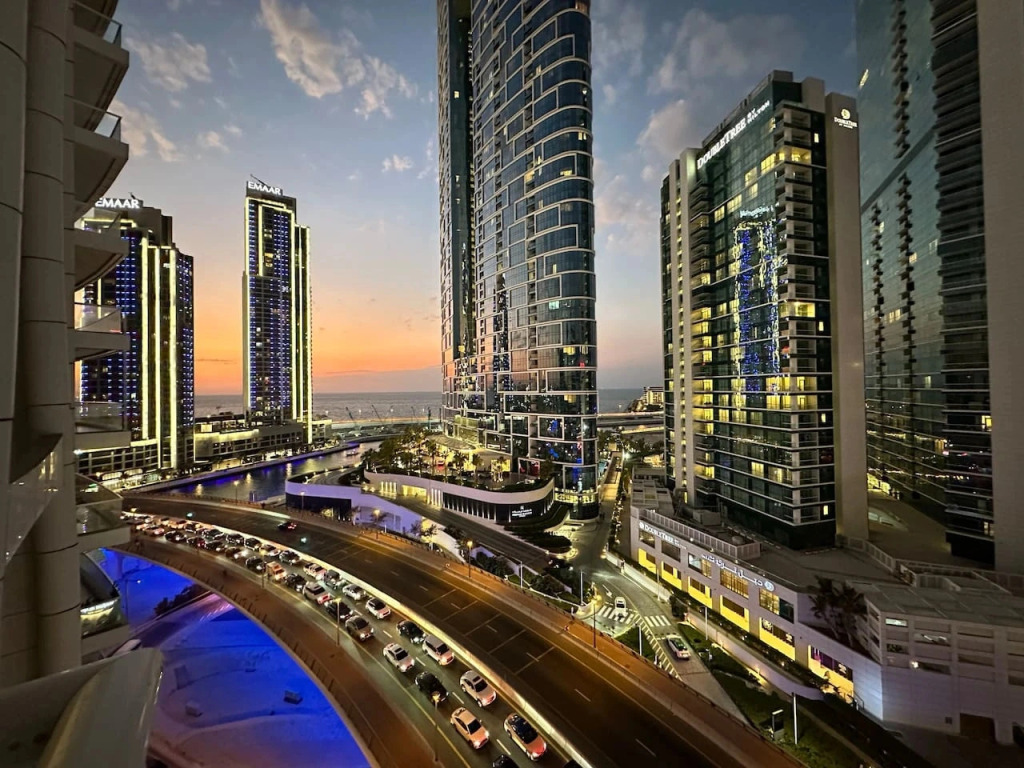 Квартира JBR Beachfront 3BR Sleeps 12 Pool Sea View